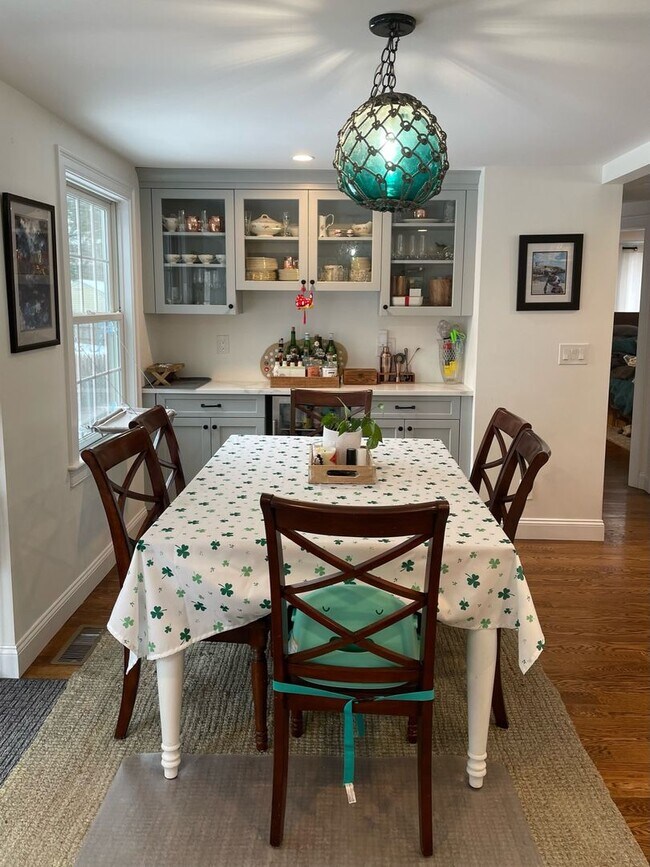 Building Photo - Single-Family House in Newton, Central Heat/AC, Yard, Porch