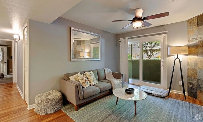 Building Photo - 4654 White Rock Cir