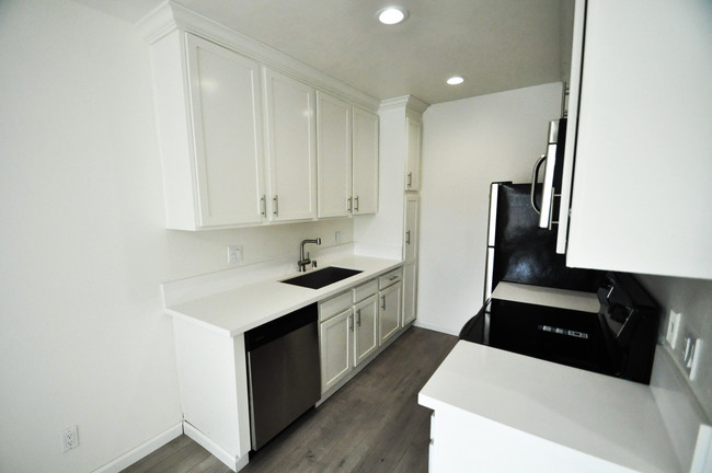 Cocina - Western Serrano Ave Apartments