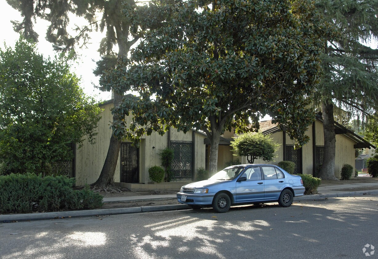 Building Photo - 381-391 S Phillip Ave