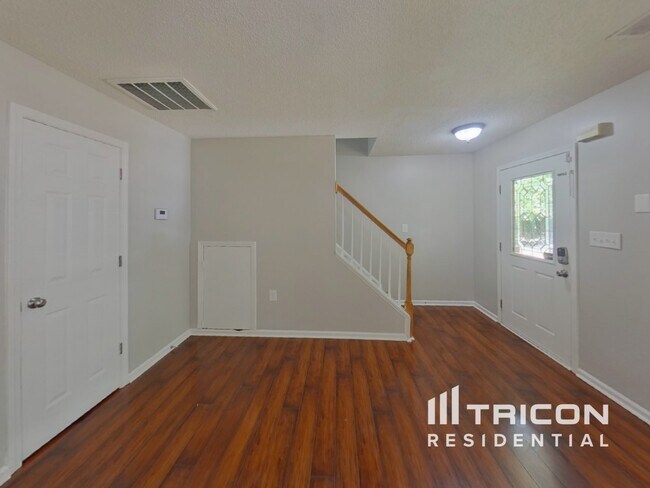 Foto del edificio - 7511 Rolling Meadows Ln