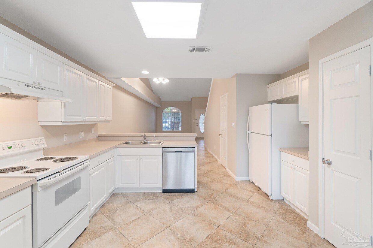 1466 Tiger Lake Dr, Gulf Breeze, FL 32563 House Rental in Gulf Breeze