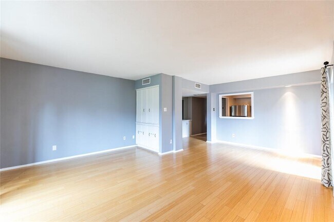 Building Photo - 2525 Turtle Creek Blvd