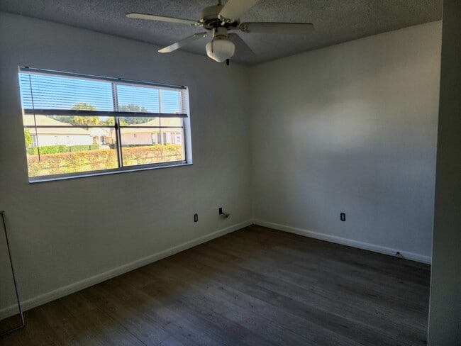 Building Photo - 8437 SW 90th St