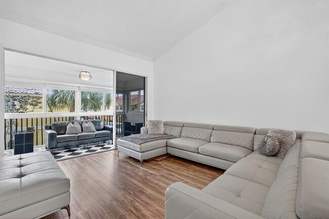 Foto del edificio - 2121 S Ocean Blvd