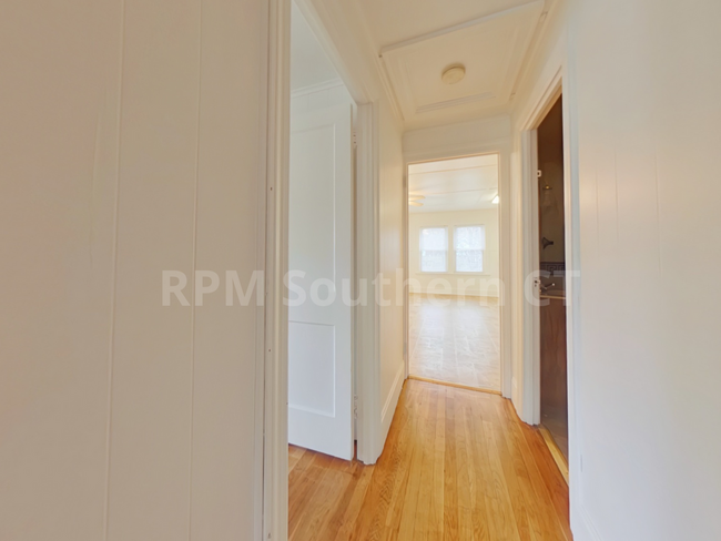 Foto del edificio - 2 Bedroom | 3rd Fl | Near Downtown Seymour