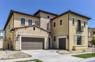 Building Photo - 105 Spacial