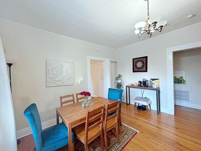 Foto del edificio - 3 Bedroom House in Capital Heights