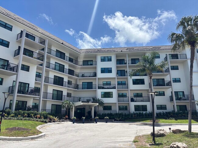 Foto del edificio - 900 River Reach Dr
