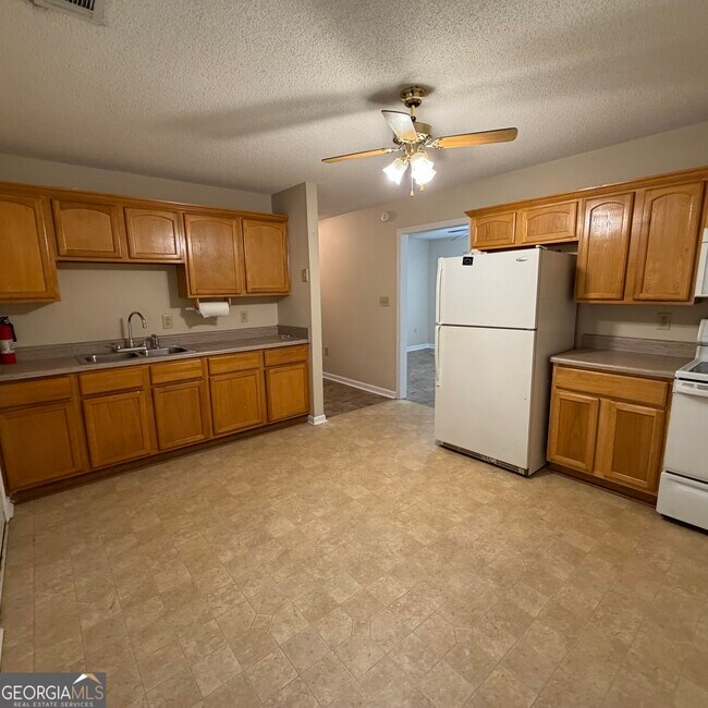 Foto del edificio - 1207 Edna Pl