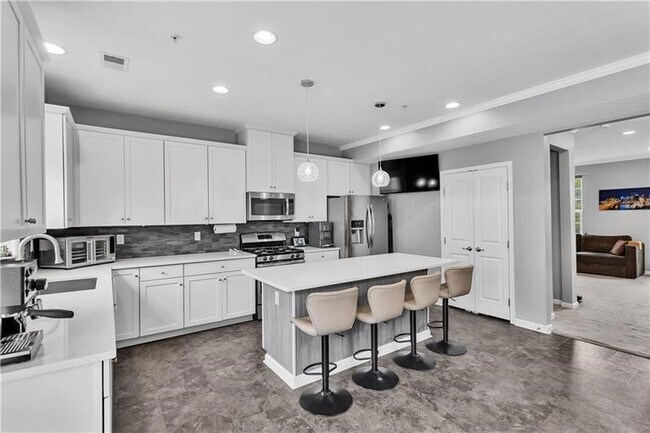 Foto del edificio - 1304 Pointe View Dr