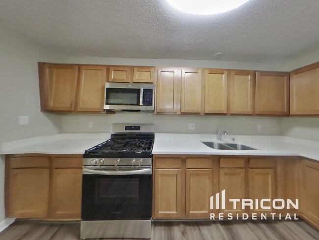 Foto del edificio - 640 Mountain View Ave NE