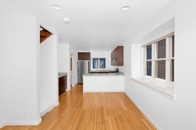 Foto del edificio - Stunning Townhome in the heart of Columbia...