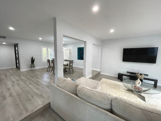 Building Photo - 7840 W 79th St