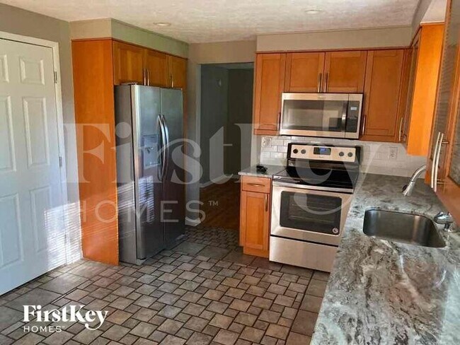 Foto del edificio - 815 Mcdonell Dr