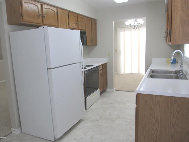 Building Photo - 3630 Tartan Cir