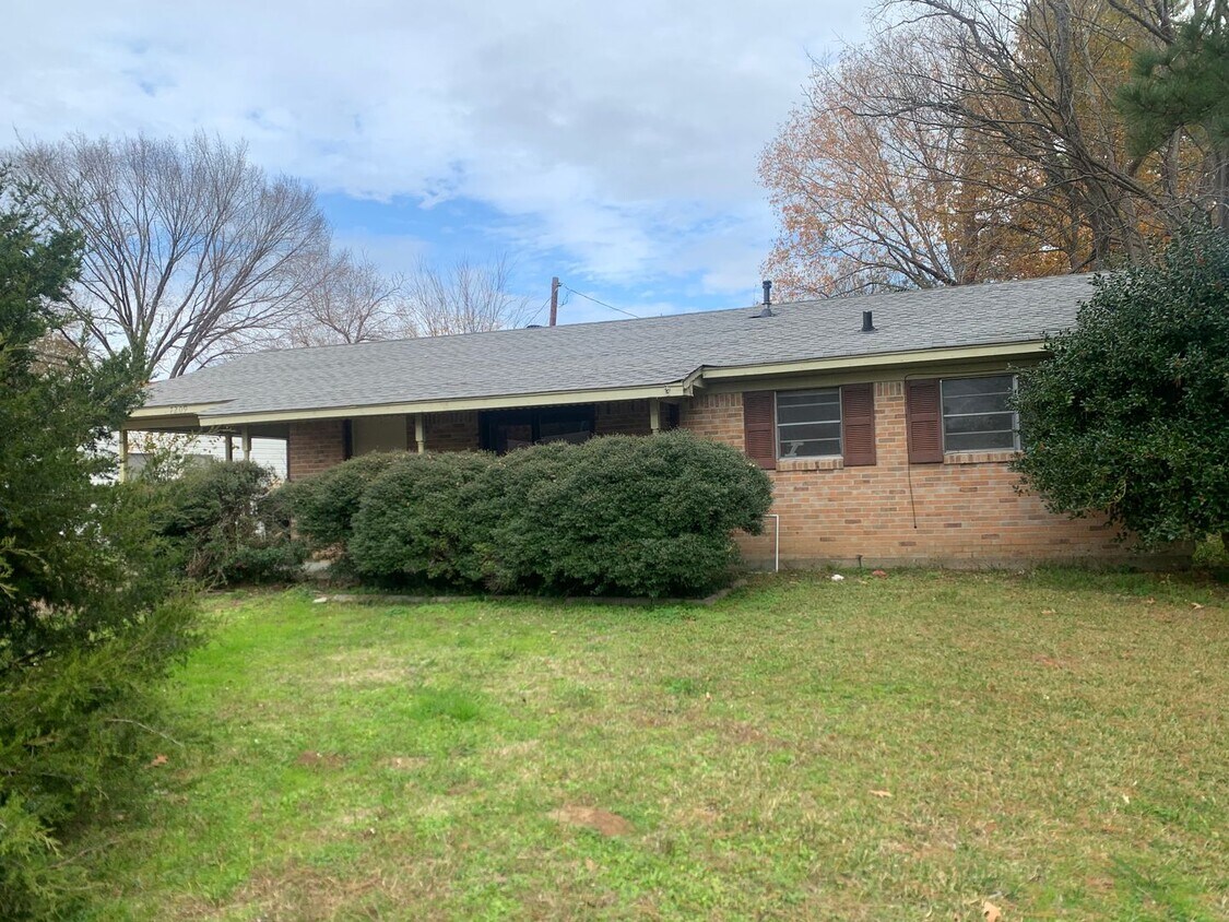Primary Photo - 7209 Gregory St