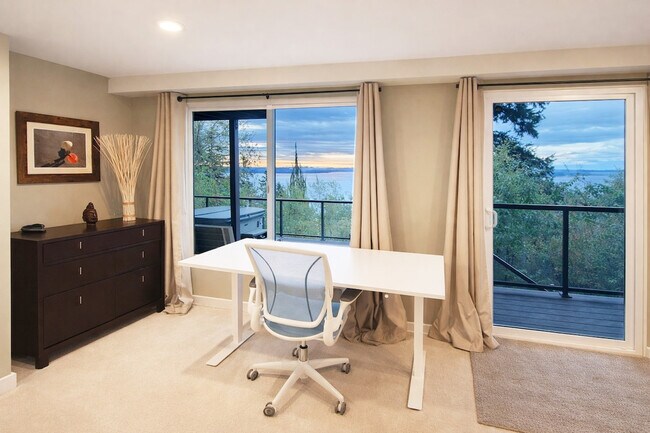Foto del edificio - 4091 Hillcrest Ave SW