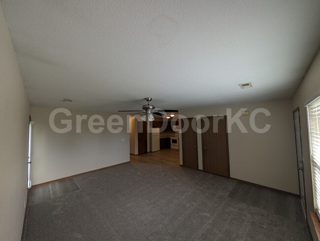 Building Photo - 900 Fall Mdw Ln