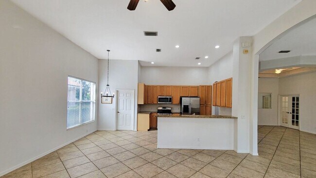 Building Photo - Annual Rental: Elegant 3-Bedroom, 2.5-Bath Home in the Gated Lakewood Ranch Country Club