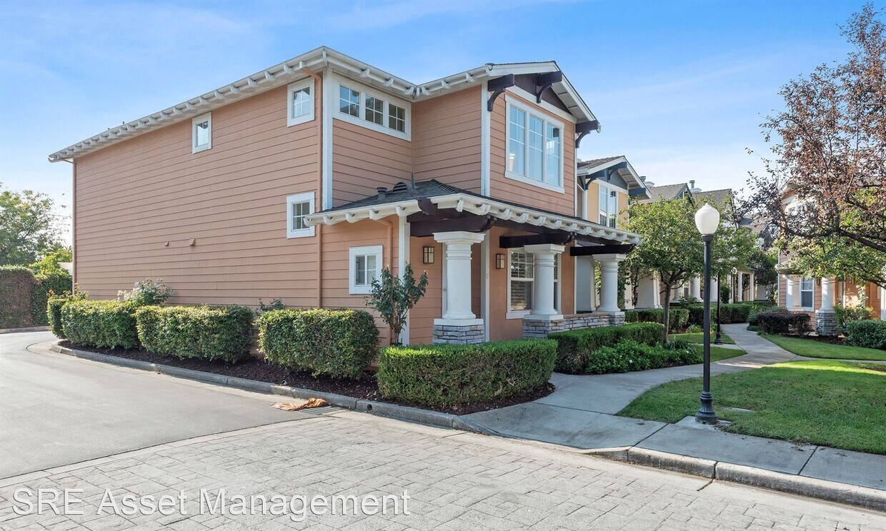 Primary Photo - 3 br, 2.5 bath House - 72 Cannery Cir