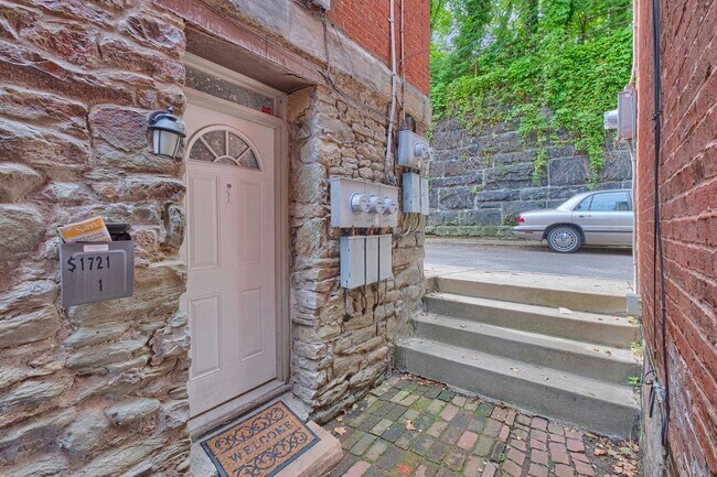 Foto del edificio - 1721 Edwards Way