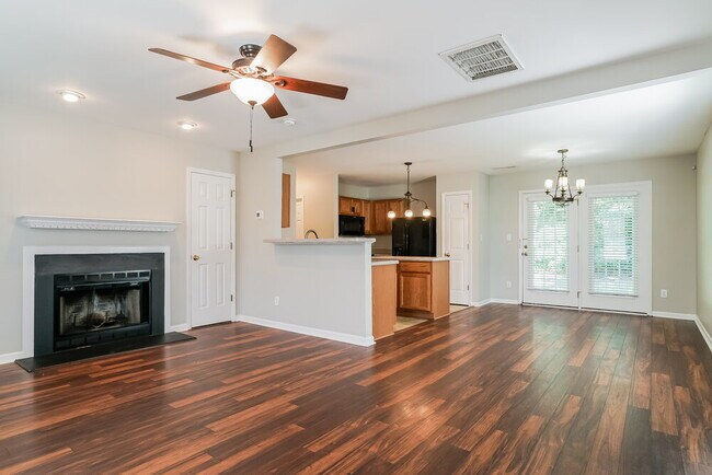 Foto del edificio - 3637 Pinkham Way