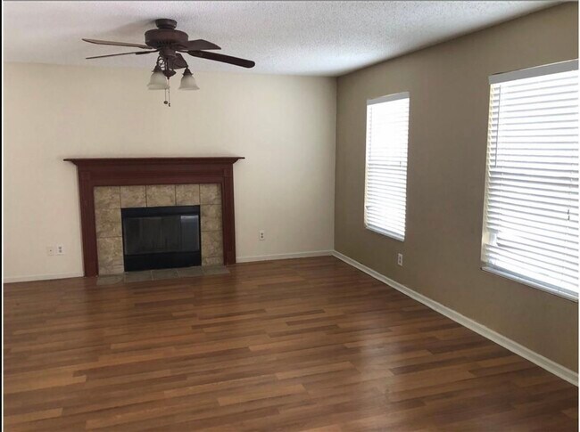 Building Photo - 12239 Maize Dr