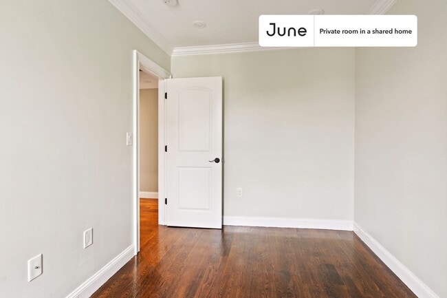 Building Photo - Room in Shared 5 bed/1.5 bath home