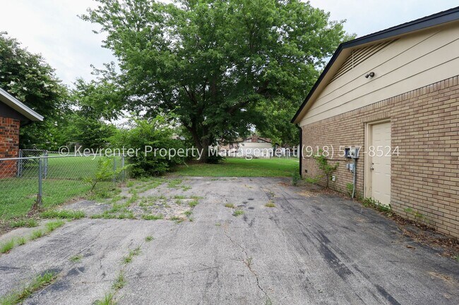 Foto del edificio - 11621 N 103rd E Ave