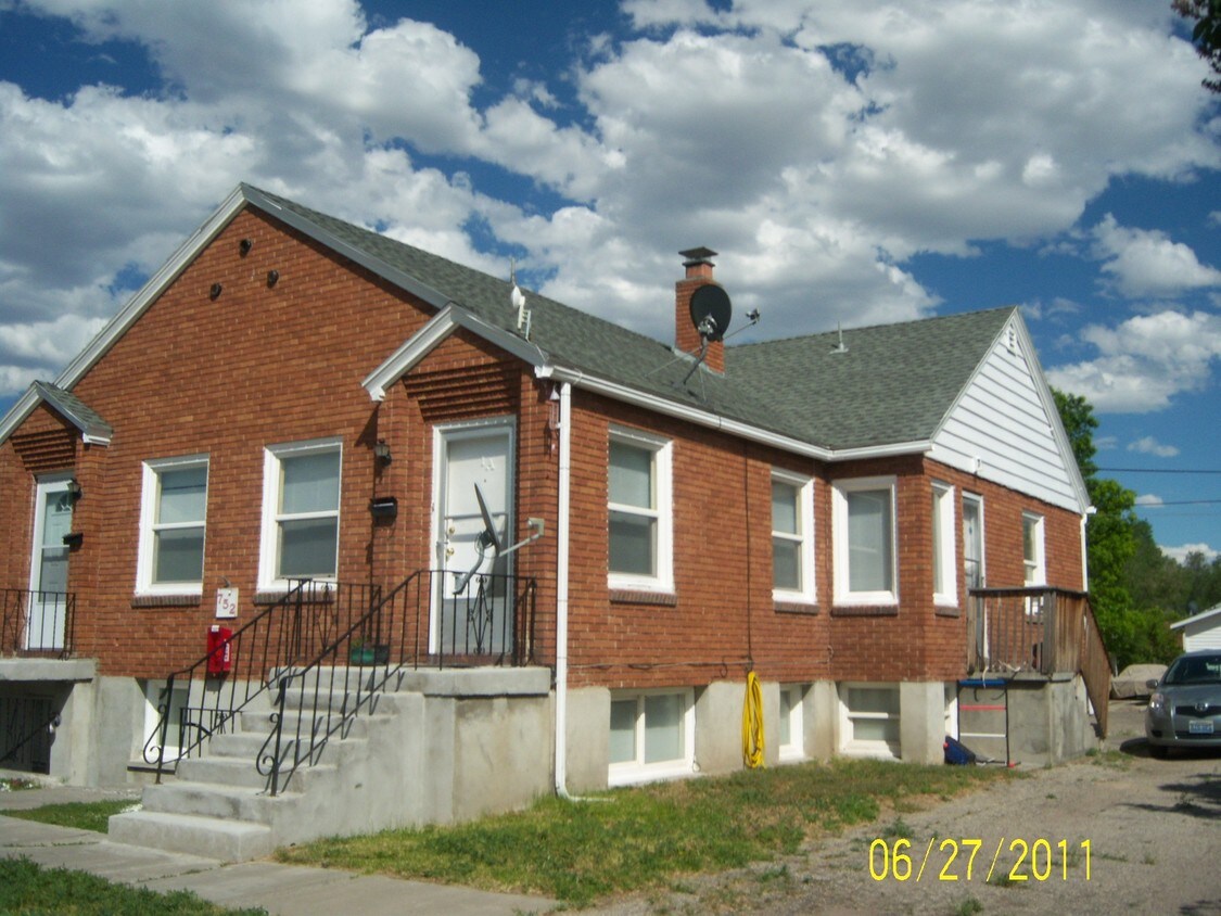 Building Photo - 752 Sage St