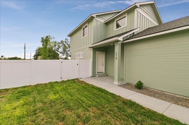Foto del edificio - Spacious 3 Bed, 2.5 Bath Rental in Homedal...