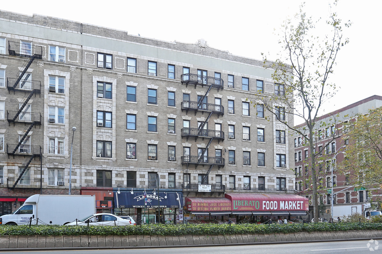 Building Photo - 3900 Broadway
