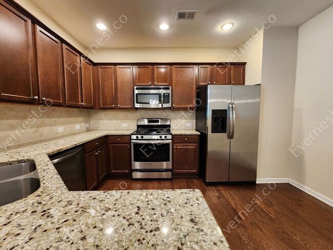 Foto del edificio - 6170 Shiloh Woods Dr