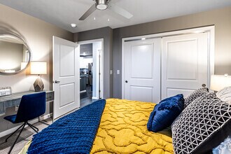 2BR, 2BA - 1180SF - The Silverleaf Apartments