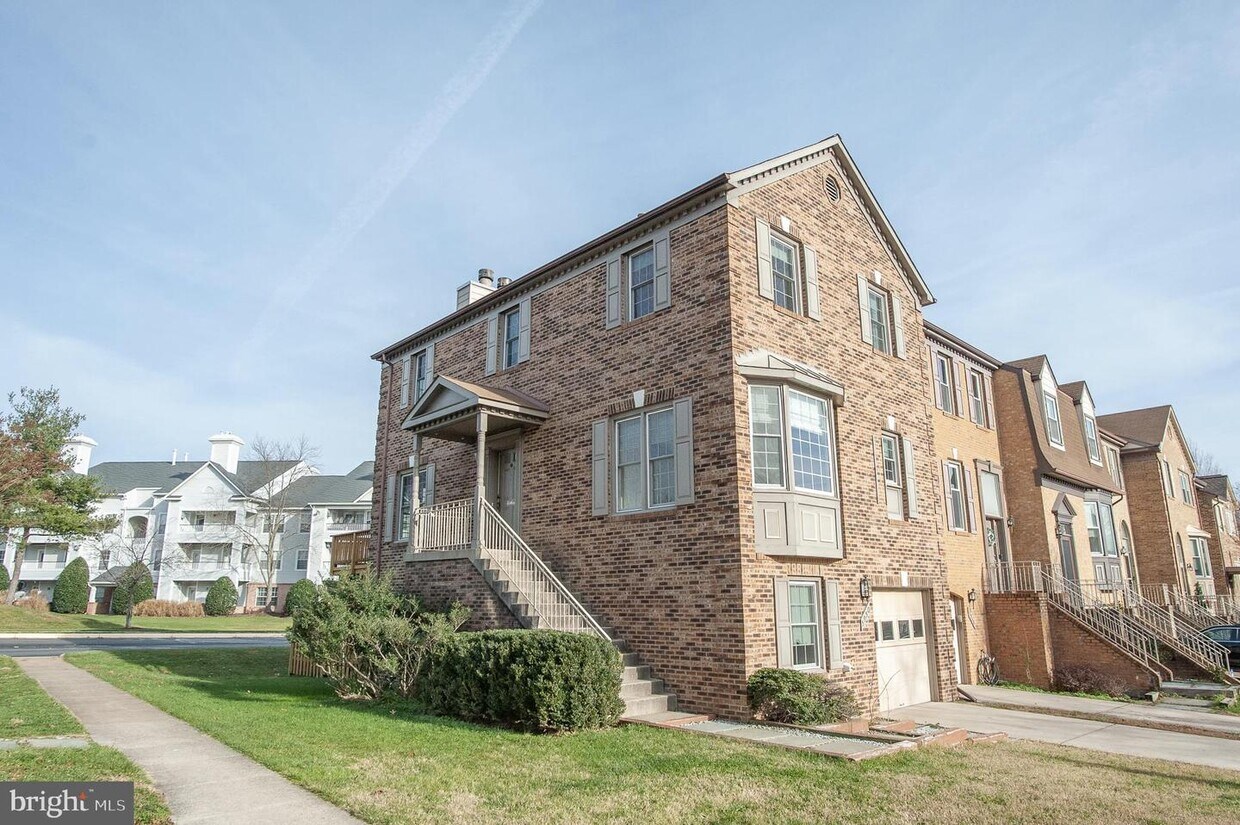 5950 Wescott Hills Way, Alexandria, VA 22315 Townhome Rentals in