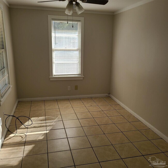 Foto del edificio - 3206 W Gadsden St