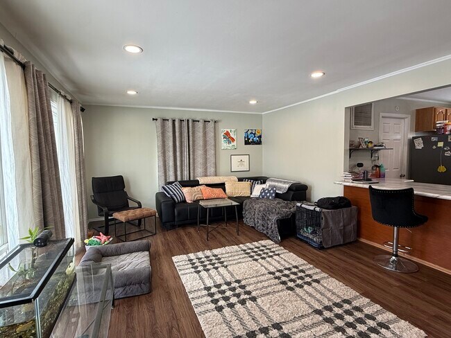 Foto del edificio - 1107 Bristol Ave