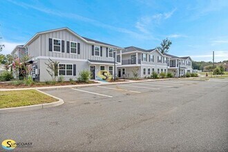 Building Photo - 3821 SW 43rd Ct