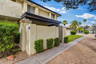 Building Photo - 754 E Eugie Ave