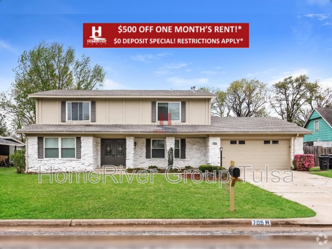 Building Photo - 705 Meadowood Dr