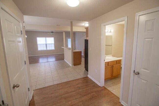 Foto del edificio - 1927 Center St