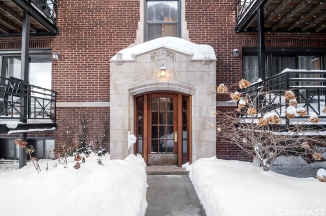 Building Photo - 1151 W Grace St