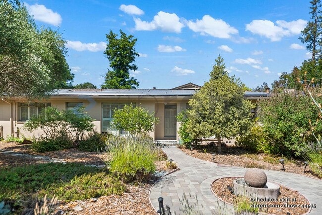 Foto del edificio - 1033 Upper Happy Valley Rd