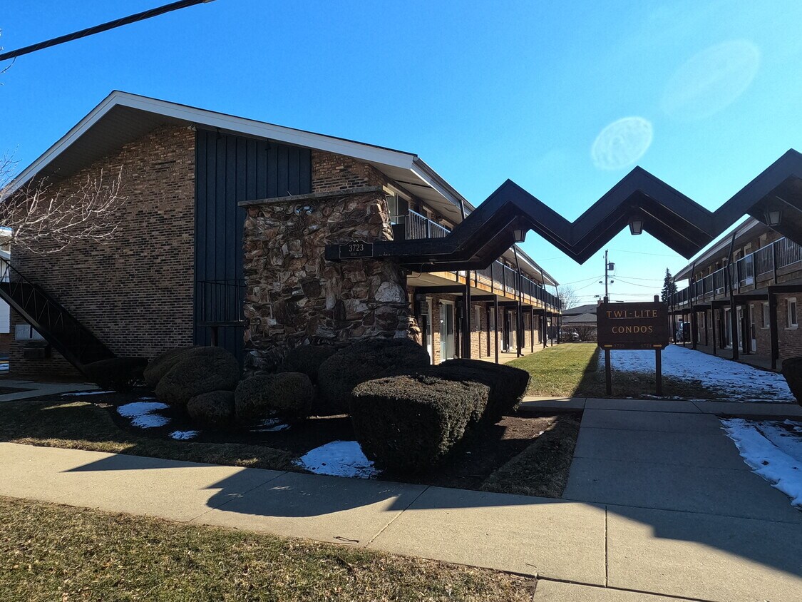 3723 Ruby St Unit 107n, Schiller Park, IL 60176 Condo for Rent in