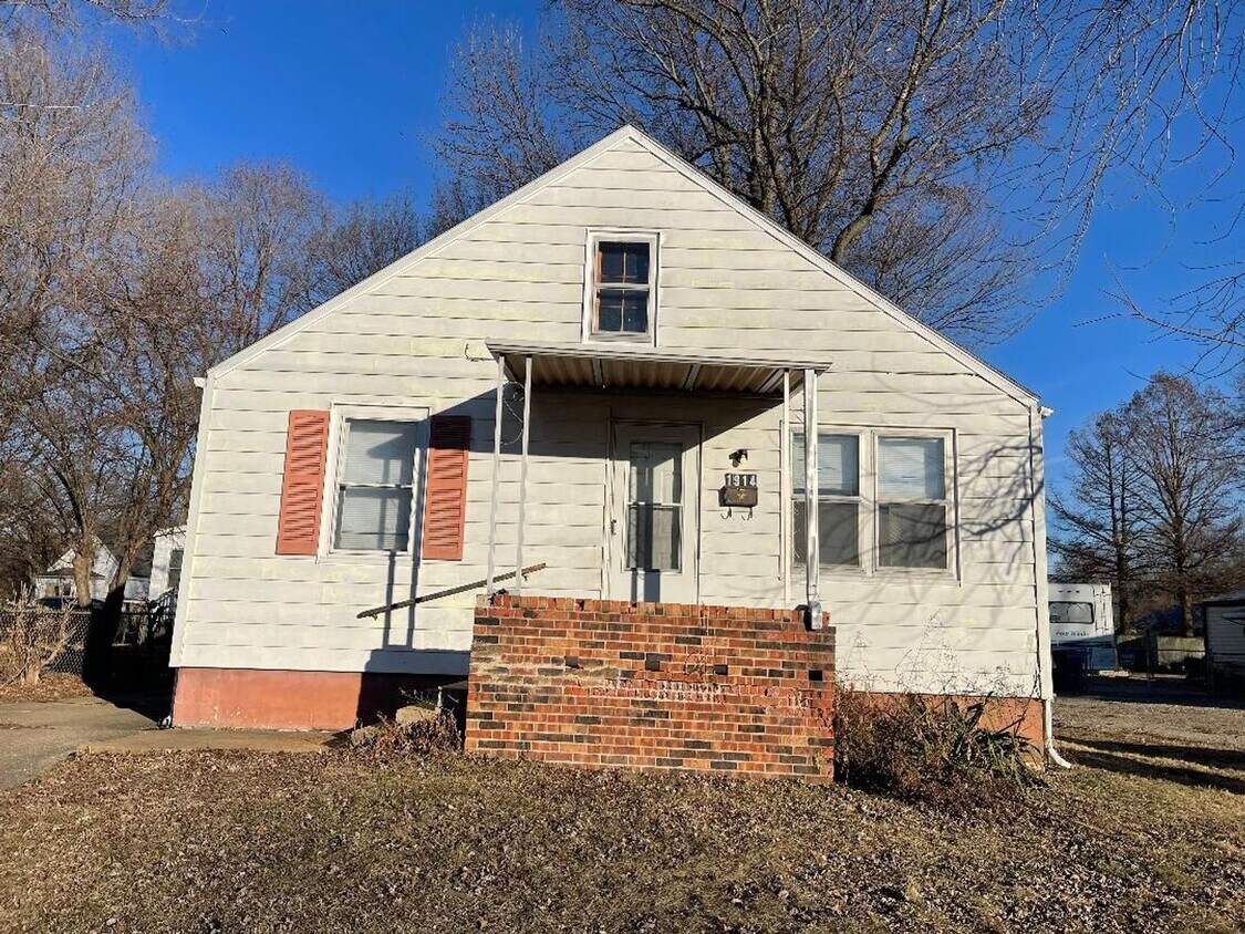 Primary Photo - 4 Bed/1 Bath