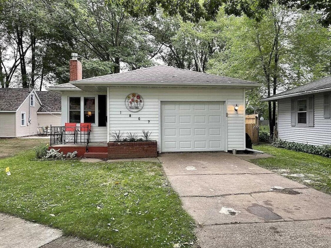 1807 Fleming St, Wausau, WI 54403 House for Rent in Wausau, WI