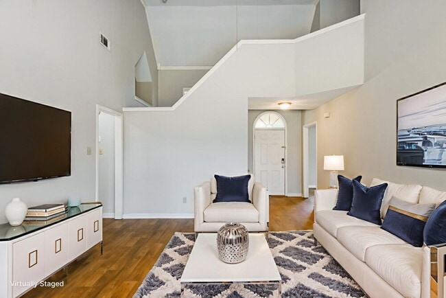 Building Photo - 15 Oakridge Cove