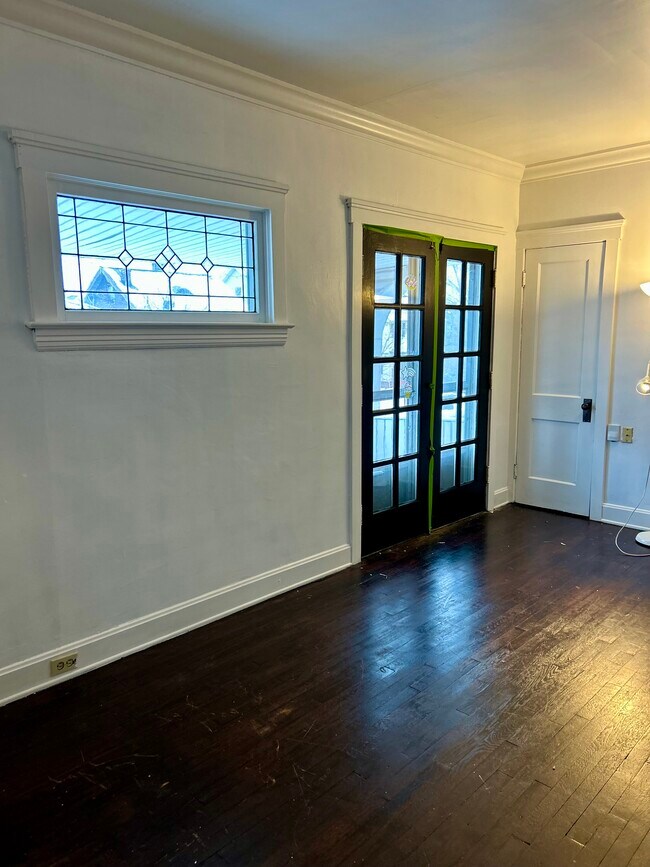 Foto del edificio - 2027 Chesterland Ave