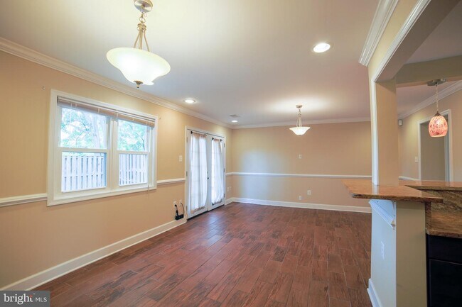 Building Photo - 173 N Cottage Rd